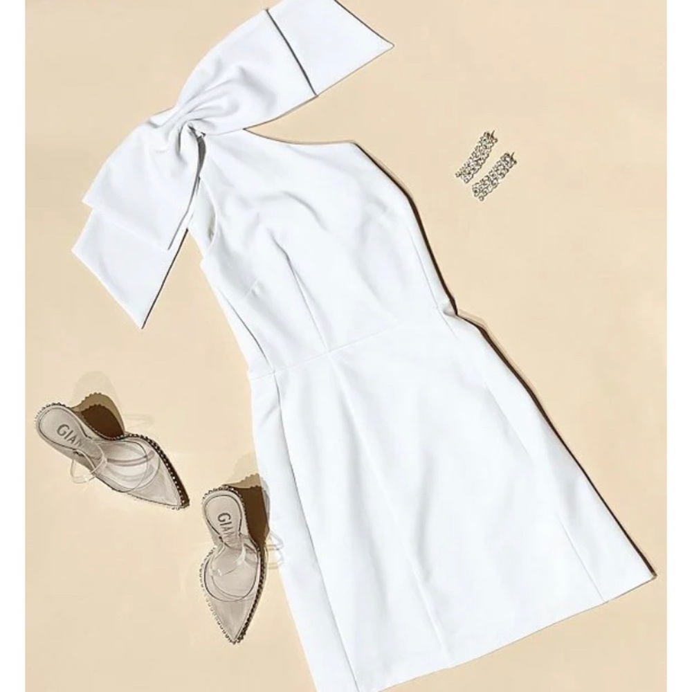 Gianni Bini - One Bow Shoulder Sleeveless Mini Dress